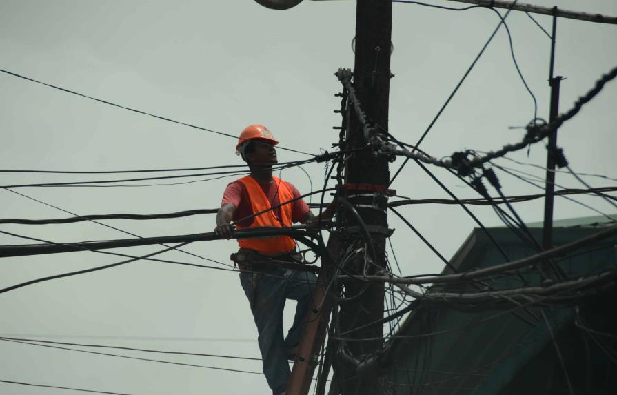 Edeeste Enfrenta Pérdidas por Conexiones Ilegales