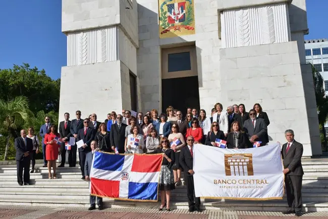 Homenaje del Banco Central en el Altar de la Patria