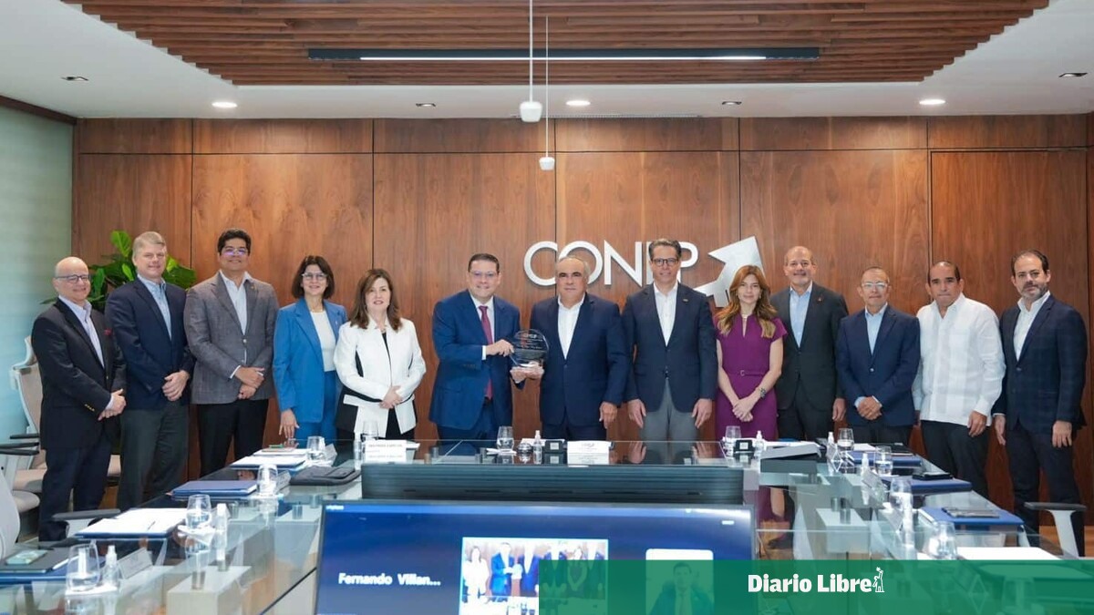 Reconocimiento a Yayo Sanz Lovatón: Impacto en Aduanas