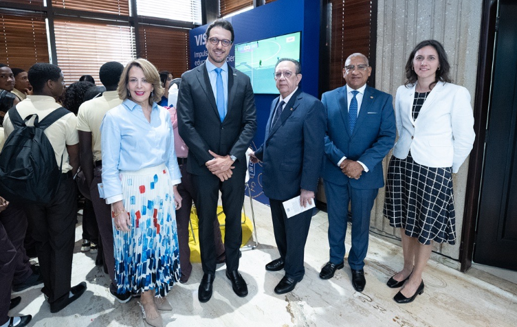 Visa impulsa educación financiera en RD