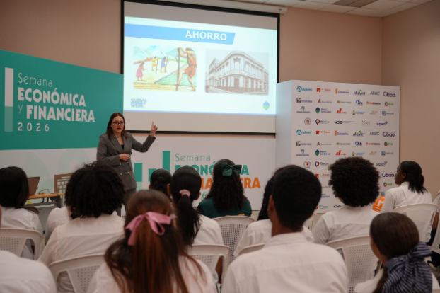 Banco Santa Cruz promueve educación financiera juvenil