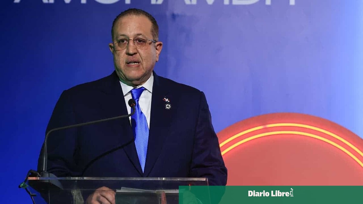 Ministro de Hacienda propone eliminar impuestos anacrónicos