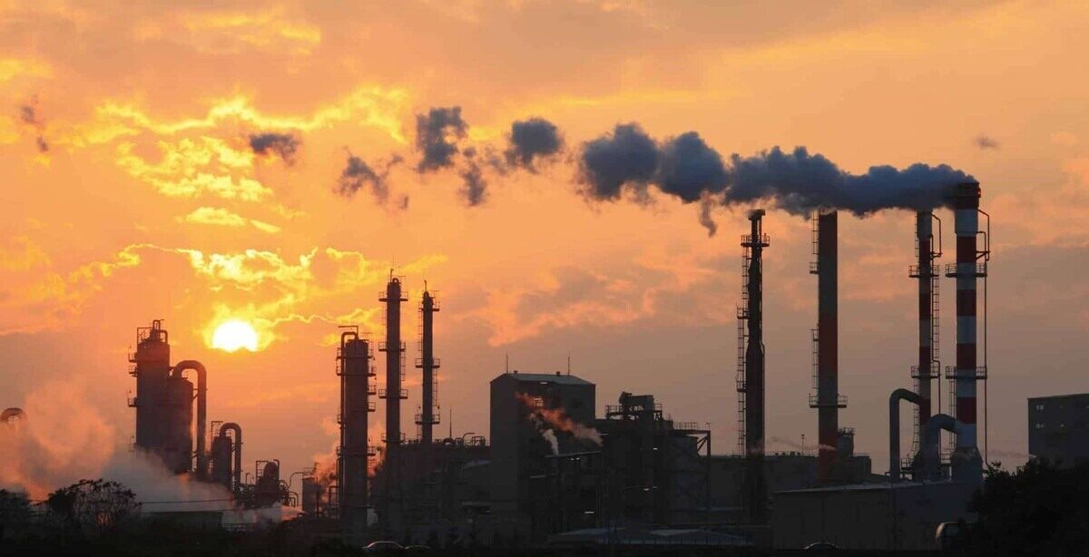 Caída del precio del petróleo: Análisis de la AIE