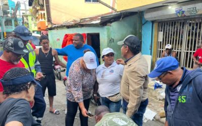 Aracena evalúa daños en Santo Domingo Oeste.