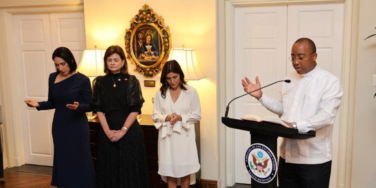 Ceremonia de diplomacia cultural en la embajada de EE.UU.