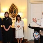 Ceremonia de diplomacia cultural en la embajada de EE.UU.