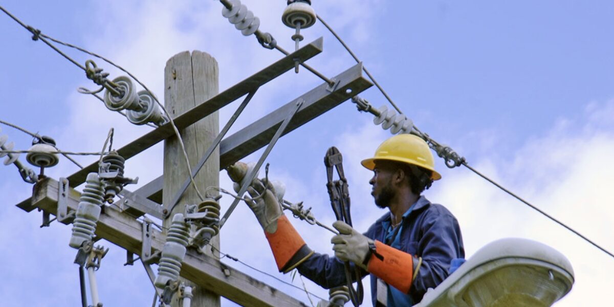 EDE compra energía por US$248 millones, impacto local