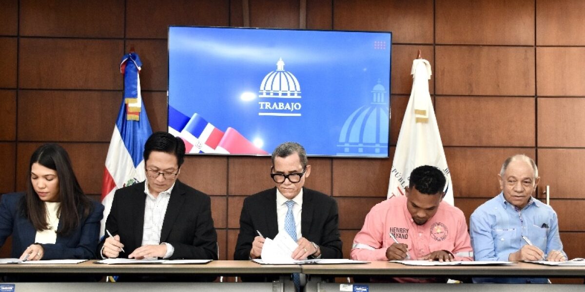 Empleabilidad en RD: Fortalecimiento de salarios y derechos laborales