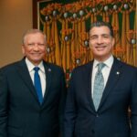 Líderes bancarios dominicanos en reunión.