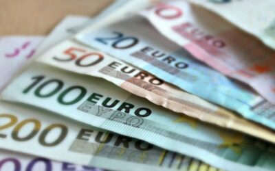 Gráfica del euro subiendo a 1,18 dólares