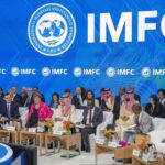 Gráfica del gasto militar global y su impacto económico según el FMI.