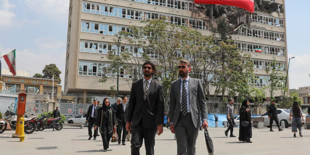 Mapa de Irán y su posición estratégica en el estrecho de Ormuz durante las negociaciones EE.UU.-Irán.