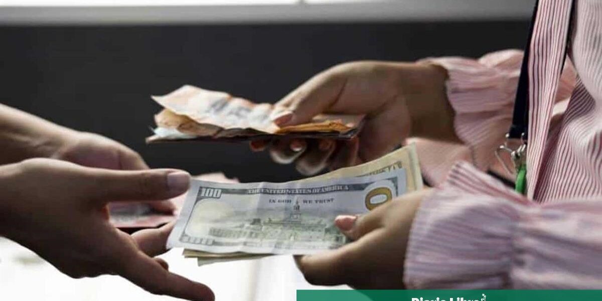 Peso dominicano fortalecido frente al dólar