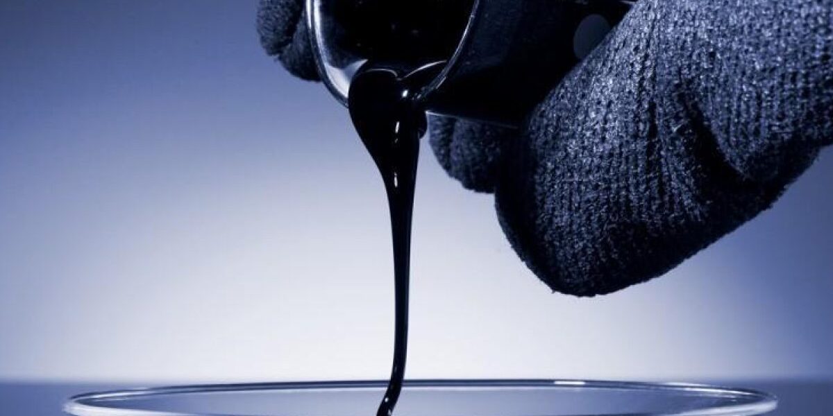 Gráfico del petróleo WTI mostrando caída del 3,15%