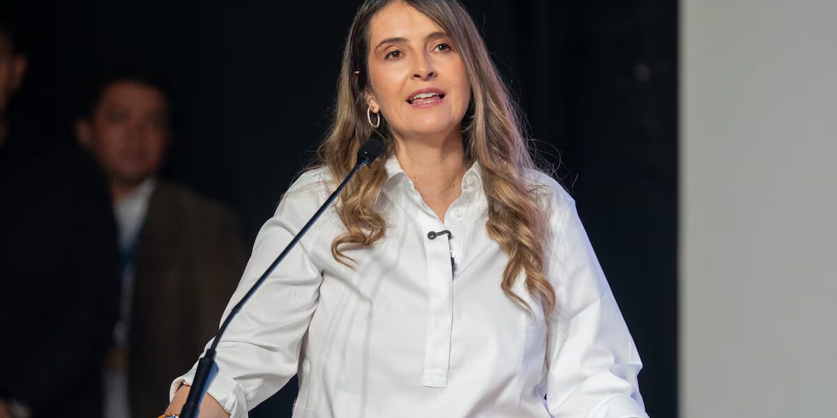 Petróleo y gas en Colombia: recurso clave según Valencia