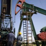 Precio del crudo sube 7.13% tras anuncio de bloqueo en Ormuz