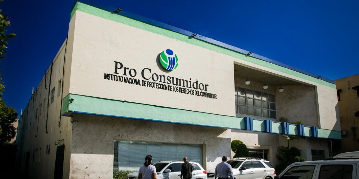 Pro Consumidor devuelve millones a consumidores afectados