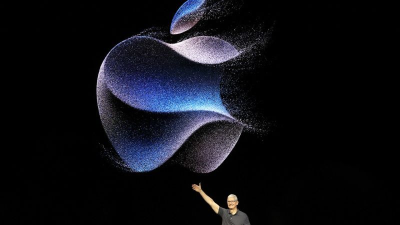 Tim Cook en Apple liderando cambios innovadores