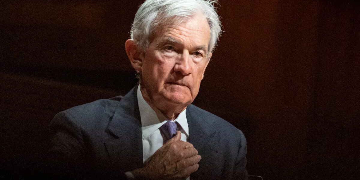 Trump investiga a Powell en la Reserva Federal