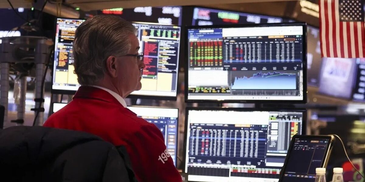 Wall Street cierra con pérdidas por tensiones