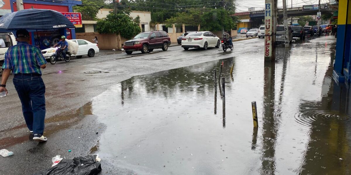 Inundaciones en RD dejan comunidades aisladas