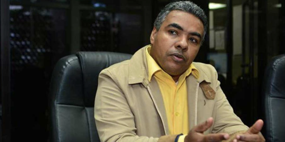 Aumento de combustibles afecta transporte público