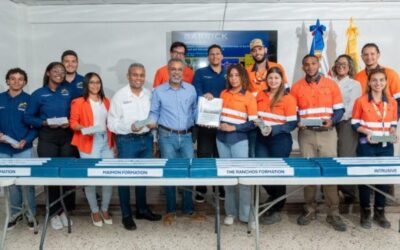 Barrick dona equipos a UTECO para educación geológica