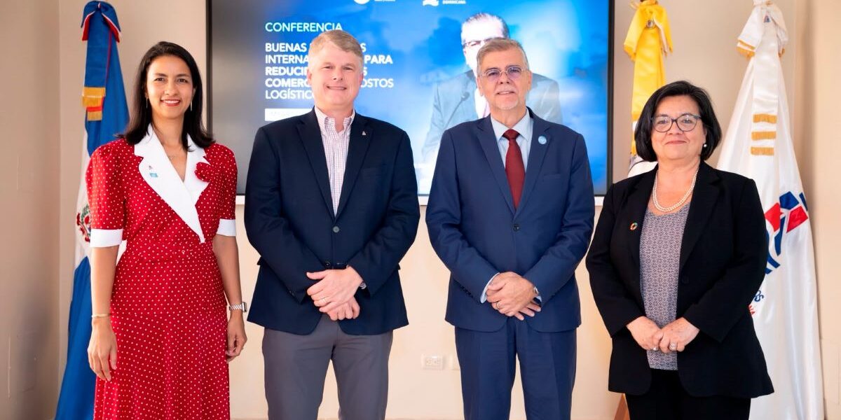 Conferencia sobre Comercio Internacional en RD