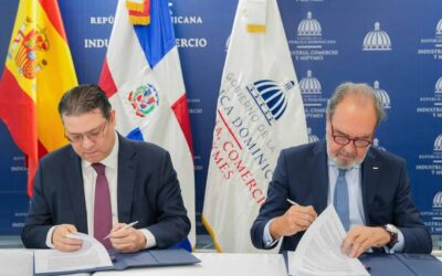 Firma del convenio de inversión entre España y República Dominicana