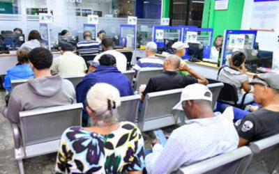 Docentes reciben fondos por doble cotización