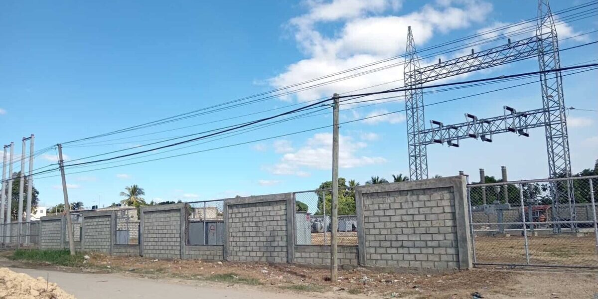 Edeeste mejora servicio eléctrico en Boca Chica