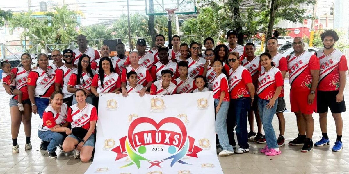 Fundación Los Mina celebrando su décimo aniversario con actividades deportivas.