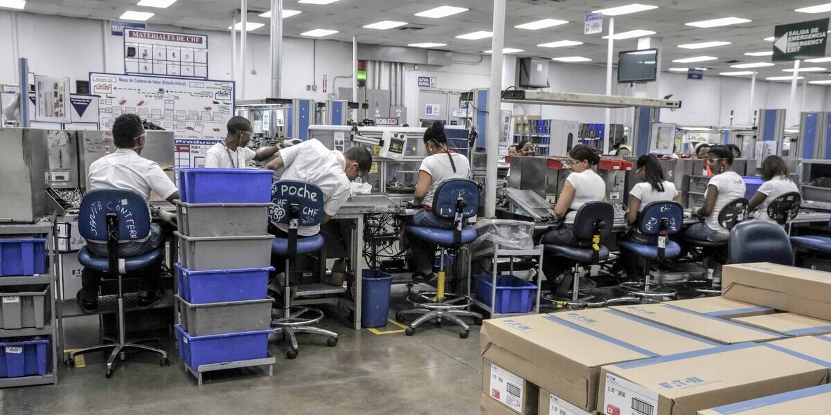 Industria Dominicana Crece: Más Empleos y Confianza