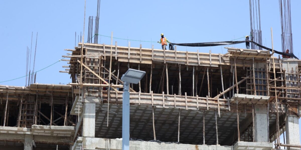 Inflación en viviendas impacta construcción.