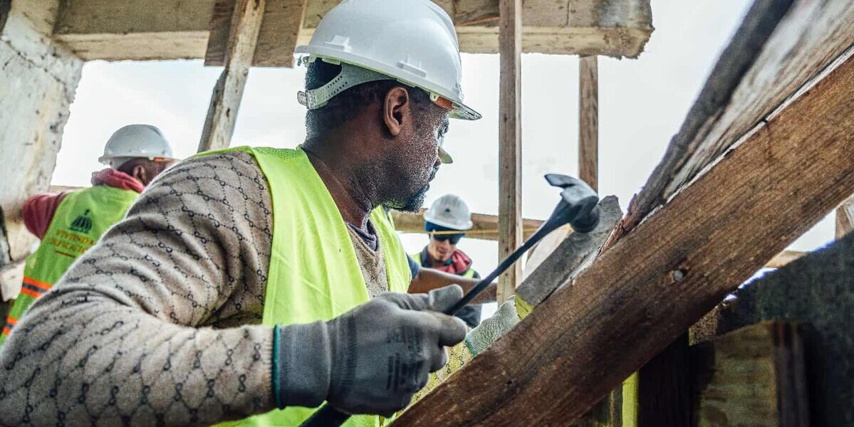 Mano de obra haitiana en la construcción en República Dominicana.
