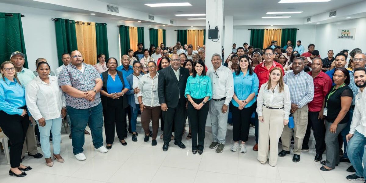 Microempresarios en Pedernales reciben capacitación
