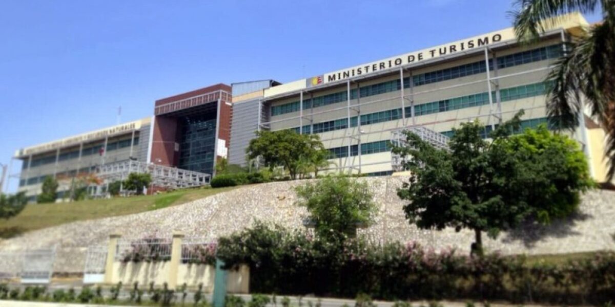 Turismo en RD sigue creciendo con seguridad y playas de ensueño.