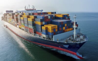 Empresarios hablando sobre confianza económica