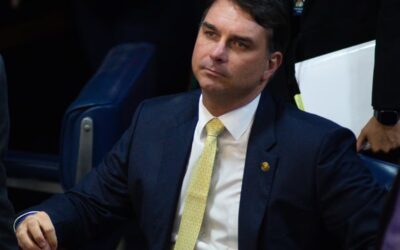 Flávio Bolsonaro restricciones judiciales afectan campaña