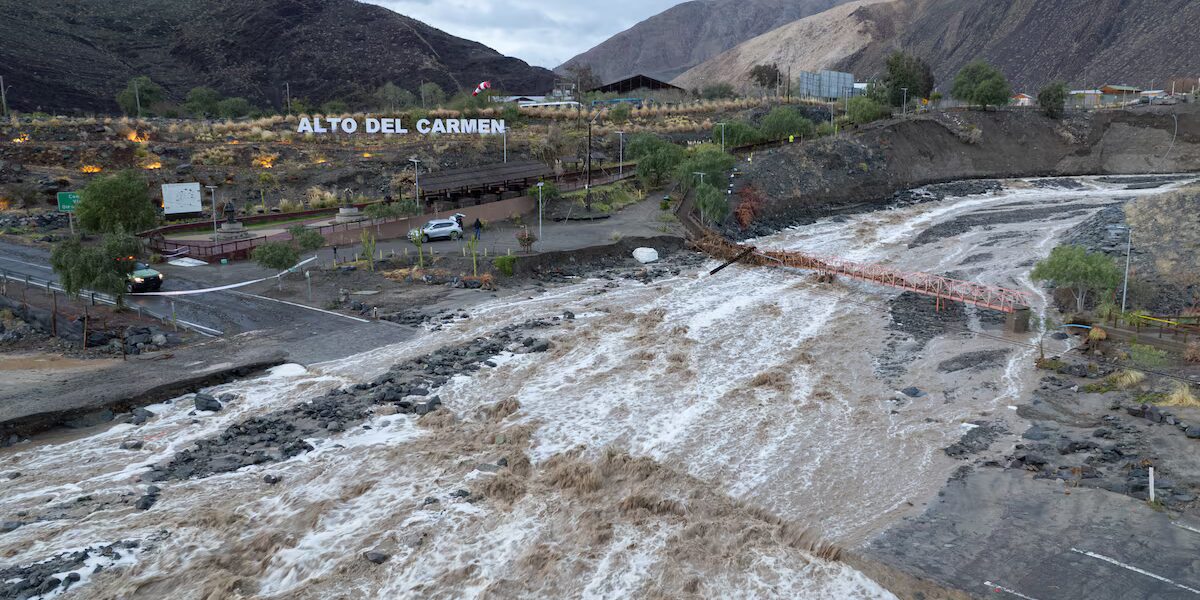 Lluvias en Chile causan caos y bloqueos en el centro-norte
