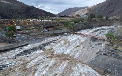 Lluvias en Chile causan caos y bloqueos en el centro-norte