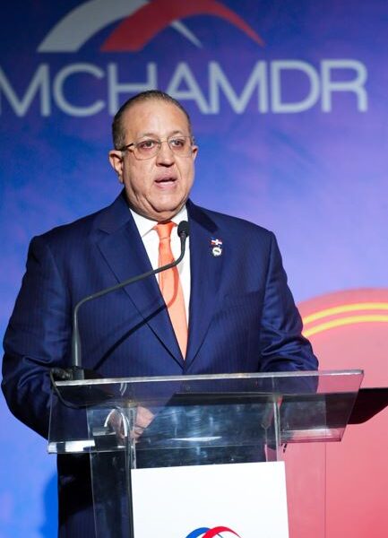 Ministro propone cambiar la Ley de Hidrocarburos