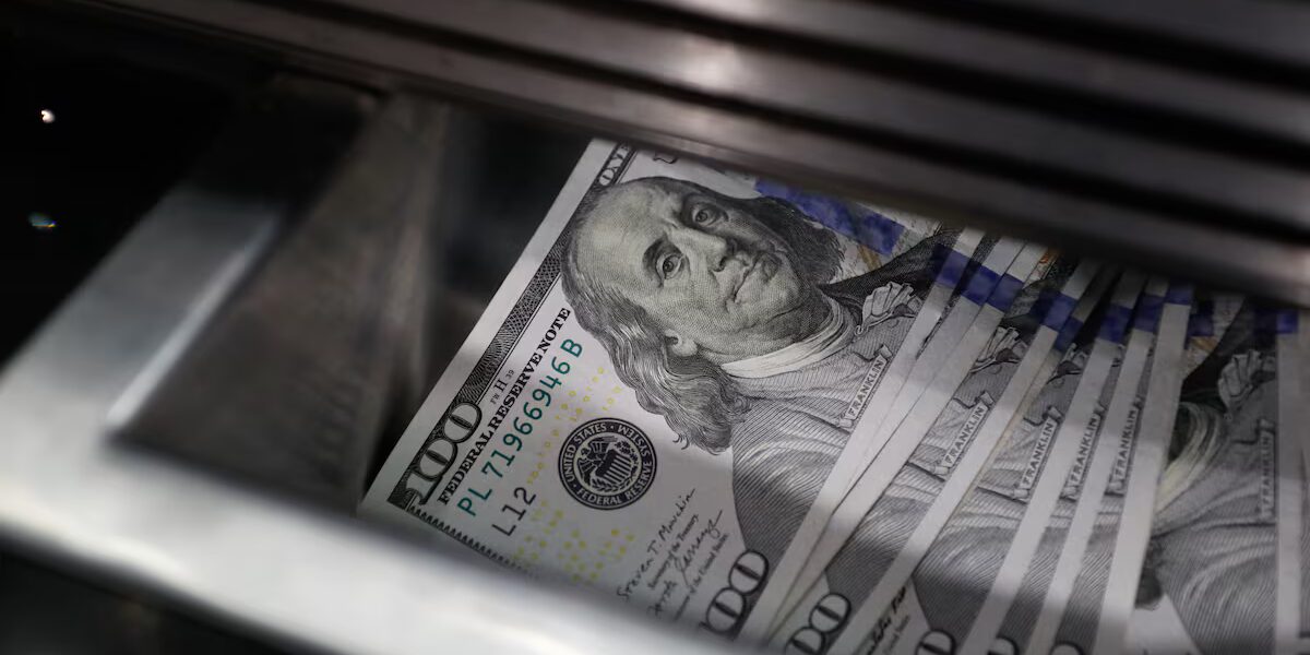 Remesas en Colombia alcanzan un récord histórico, clave para la economía.