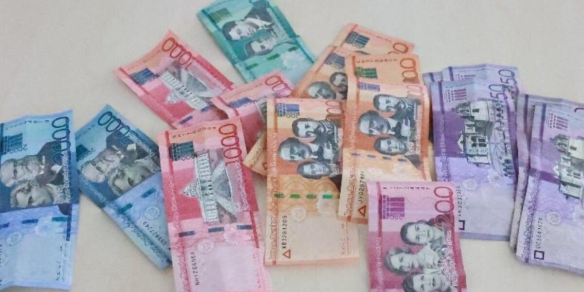 Gráfico de la apreciación del peso dominicano en el mercado.