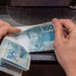 Gráfico de crisis crediticia en Brasil con tasas altas.