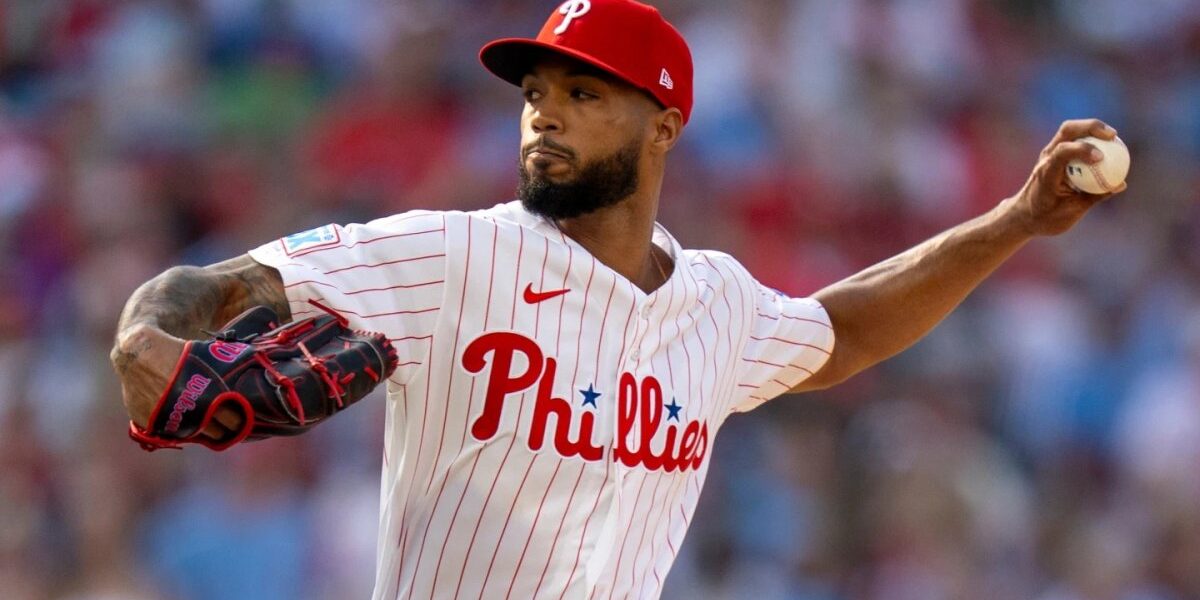 Cristopher Sánchez lanzando en la MLB 2026, candidato al Cy Young.