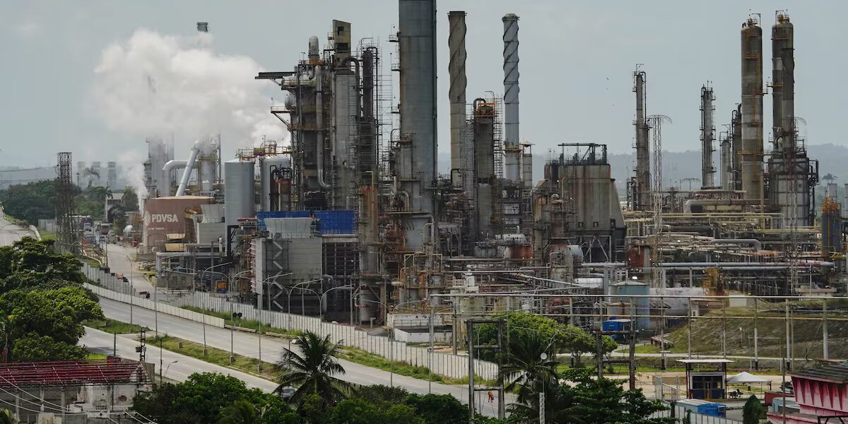 Inversiones en Venezuela de Harry Sargeant bajo presión.