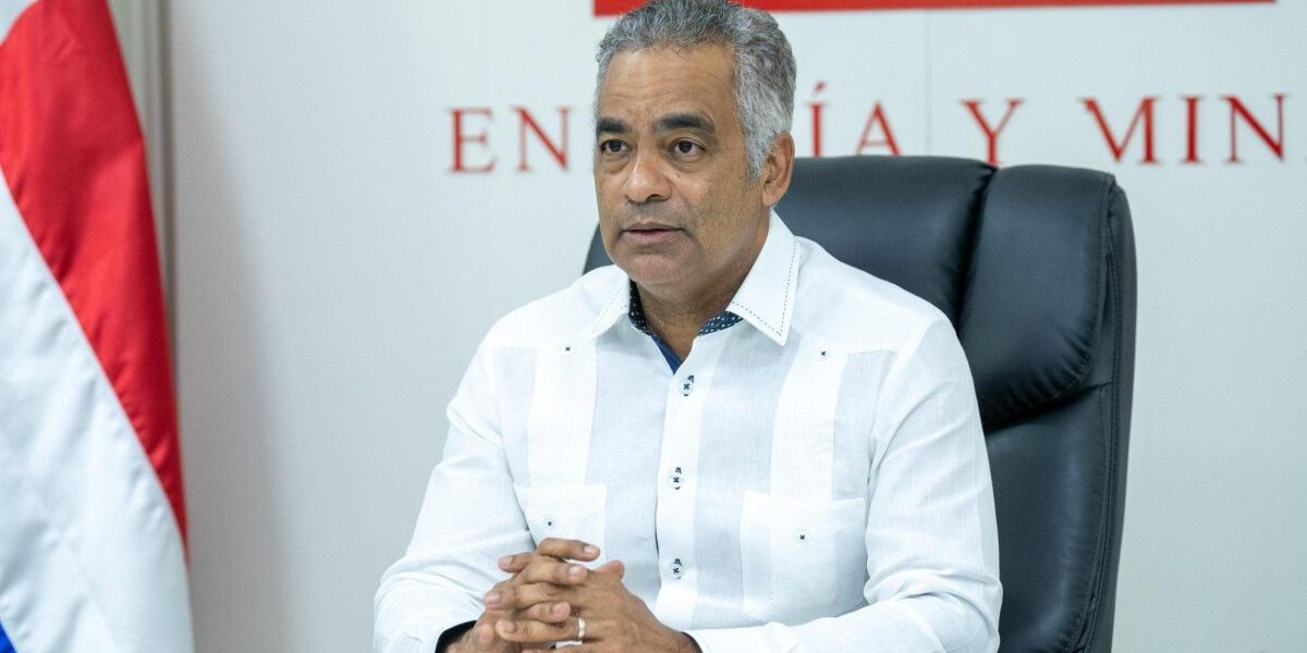 Joel Santos presidente del Consejo de Electricidad
