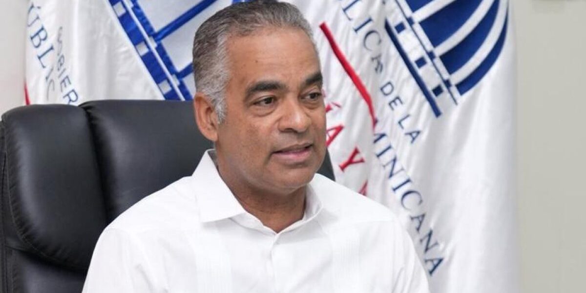 Joel Santos lidera el CUED, fortaleciendo el sector energético.