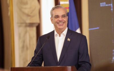 Luis Abinader liderando República Dominicana y PRM.